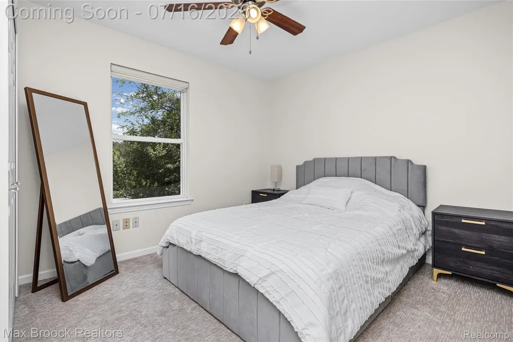 2322 Sandlewood Drive White Lake Charter Township MI 48383