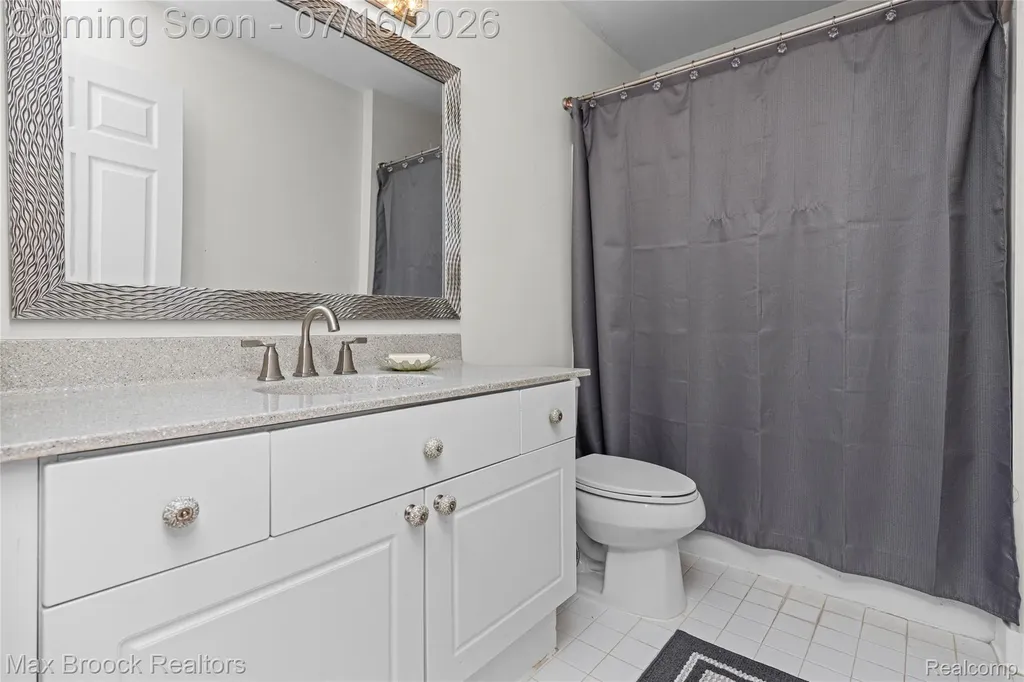 2322 Sandlewood Drive White Lake Charter Township MI 48383