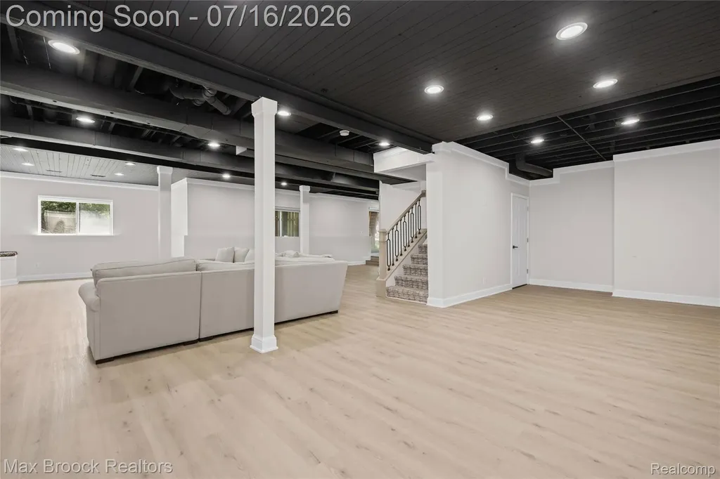 2322 Sandlewood Drive White Lake Charter Township MI 48383