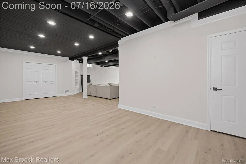 2322 Sandlewood Drive White Lake Charter Township MI 48383