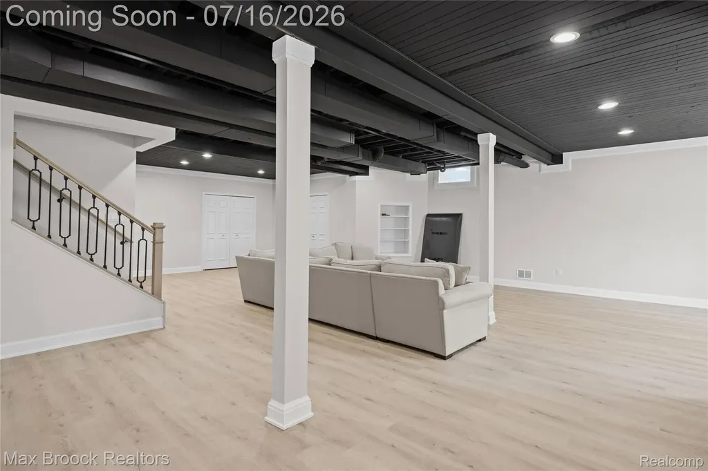 2322 Sandlewood Drive White Lake Charter Township MI 48383
