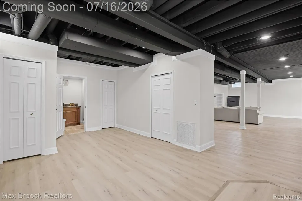 2322 Sandlewood Drive White Lake Charter Township MI 48383