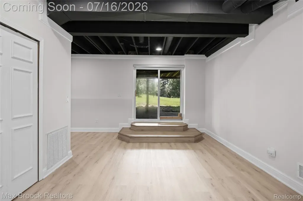 2322 Sandlewood Drive White Lake Charter Township MI 48383