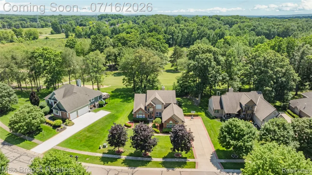 2322 Sandlewood Drive White Lake Charter Township MI 48383