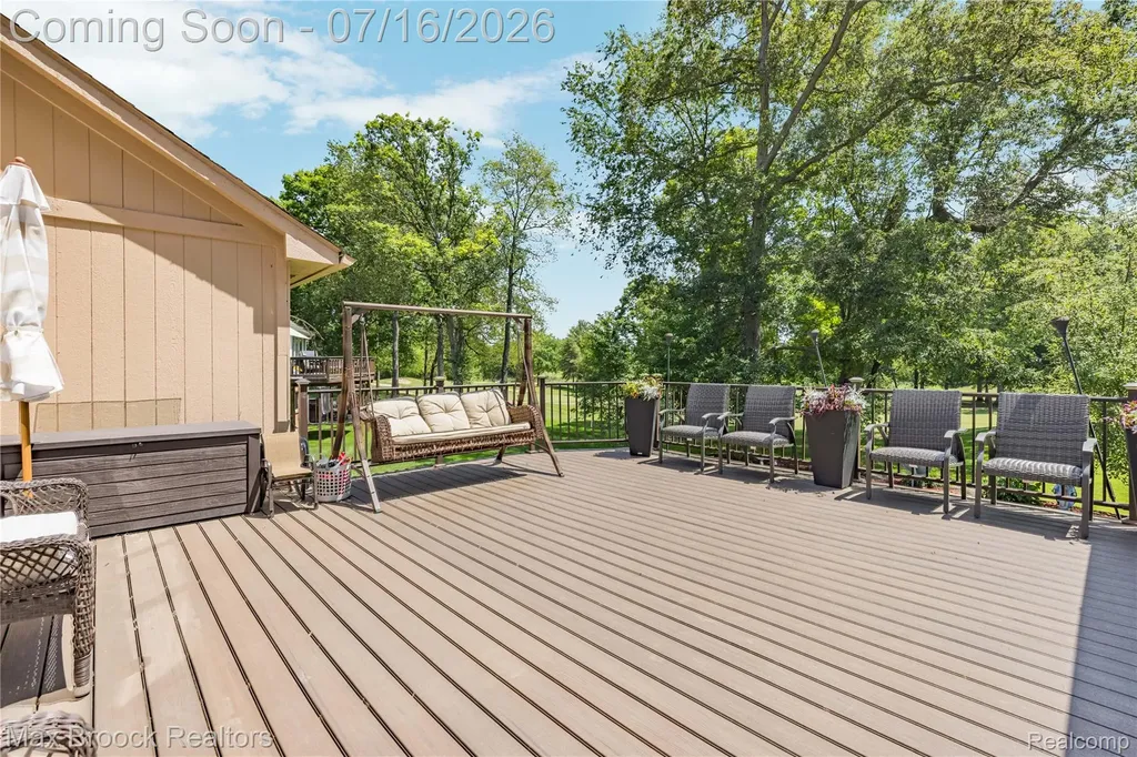2322 Sandlewood Drive White Lake Charter Township MI 48383