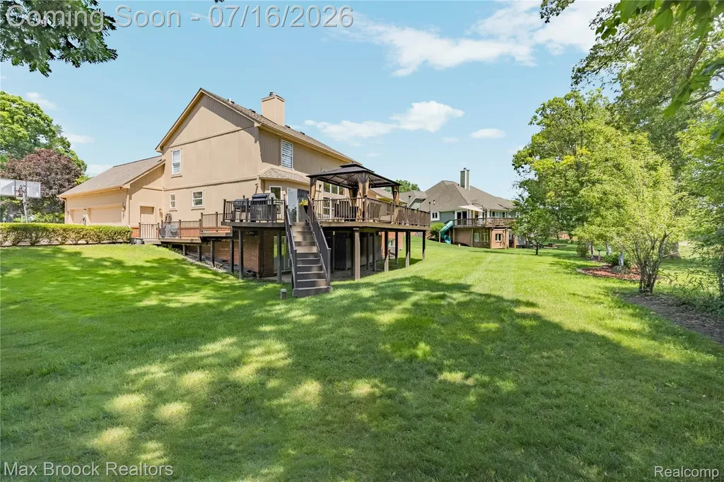 2322 Sandlewood Drive White Lake Charter Township MI 48383