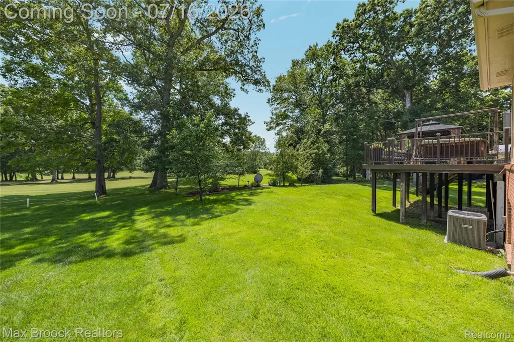 2322 Sandlewood Drive White Lake Charter Township MI 48383