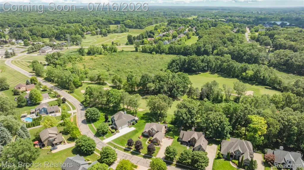 2322 Sandlewood Drive White Lake Charter Township MI 48383