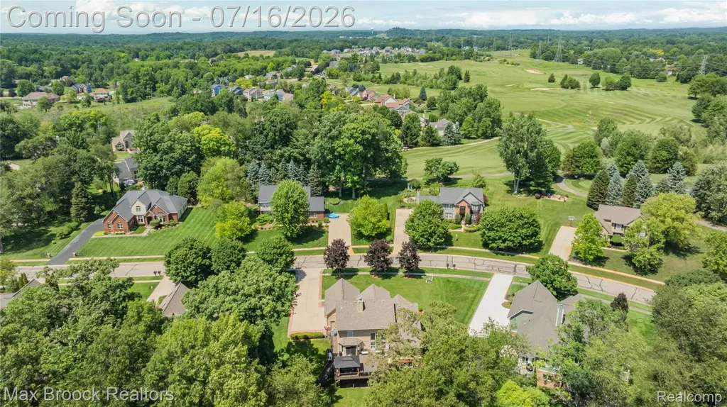 2322 Sandlewood Drive White Lake Charter Township MI 48383