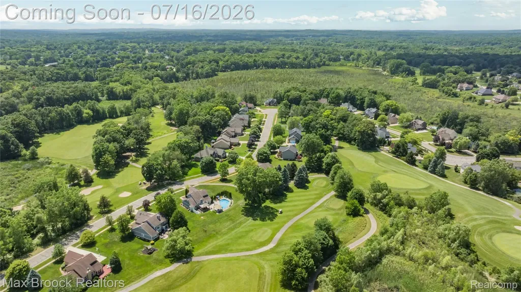 2322 Sandlewood Drive White Lake Charter Township MI 48383