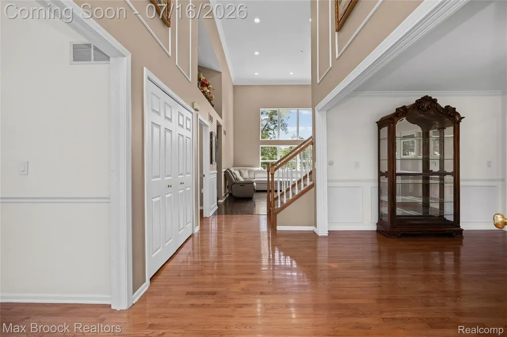 2322 Sandlewood Drive White Lake Charter Township MI 48383