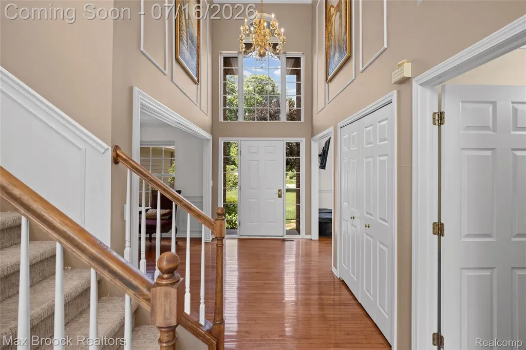 2322 Sandlewood Drive White Lake Charter Township MI 48383