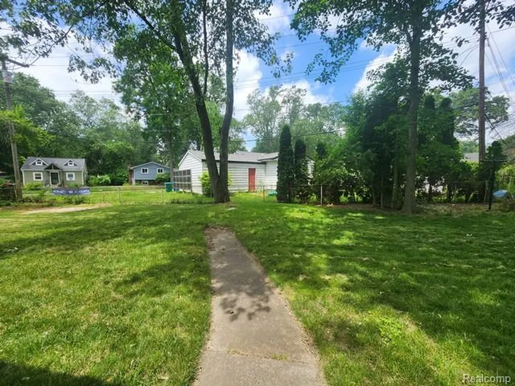 3302 Newton Road Commerce Charter Township MI 48382