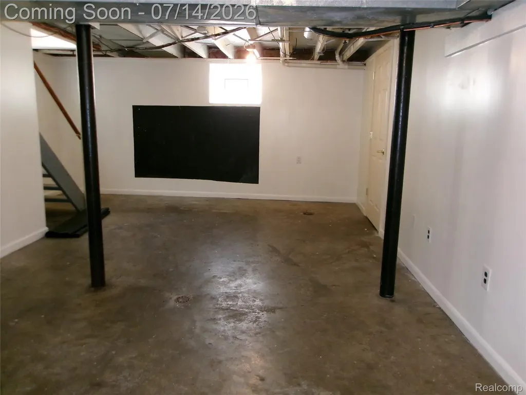 5620 Hipp Street Dearborn Heights City MI 48125