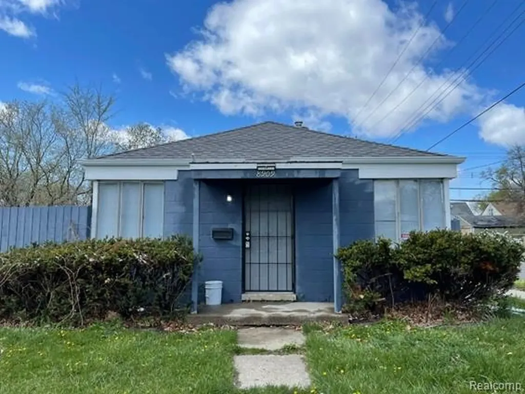 8909 Burt Road Detroit City MI 48228
