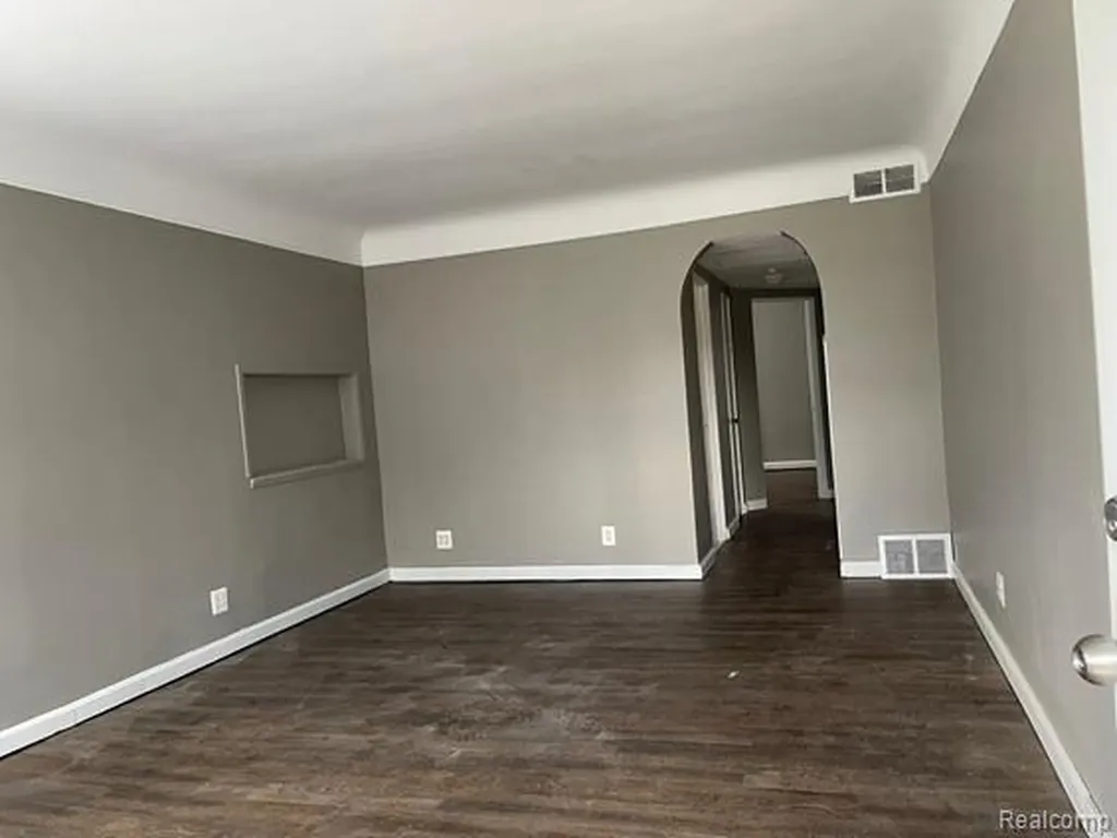 8909 Burt Road Detroit City MI 48228