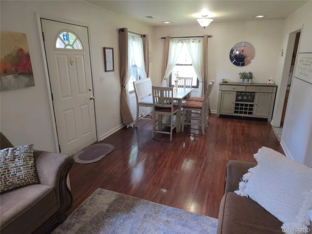 5924 N Karle Street Westland City MI 48185