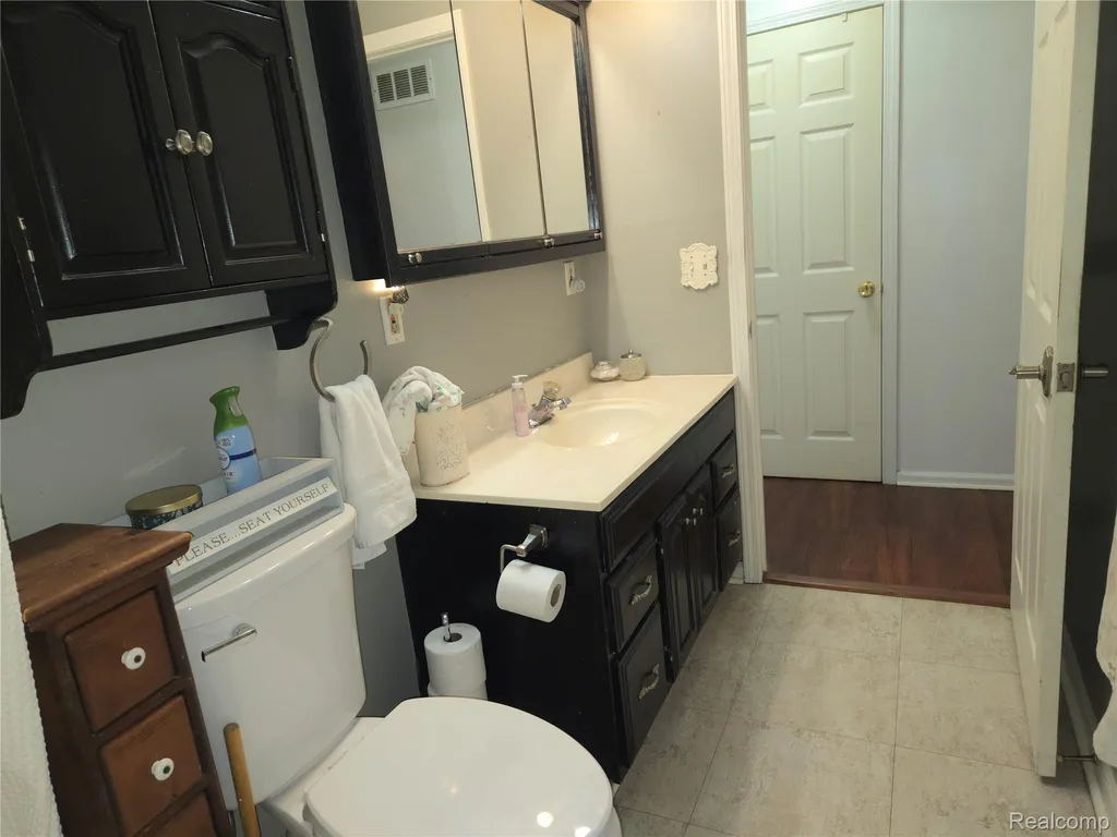 5924 N Karle Street Westland City MI 48185