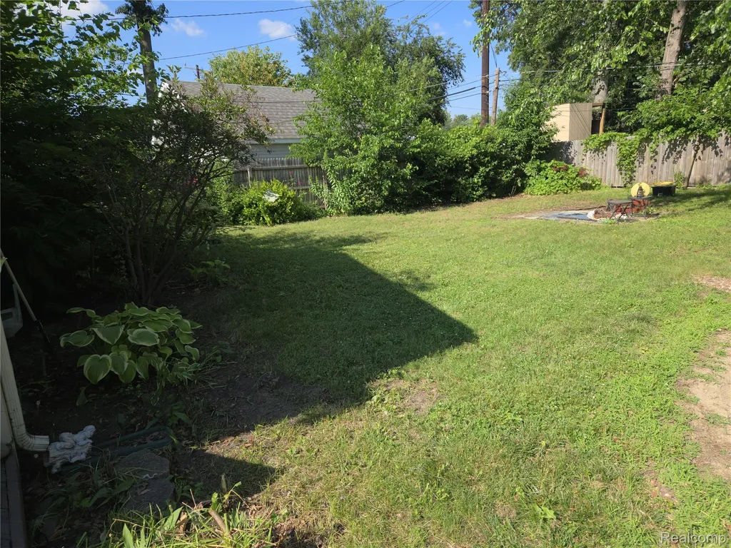 5924 N Karle Street Westland City MI 48185