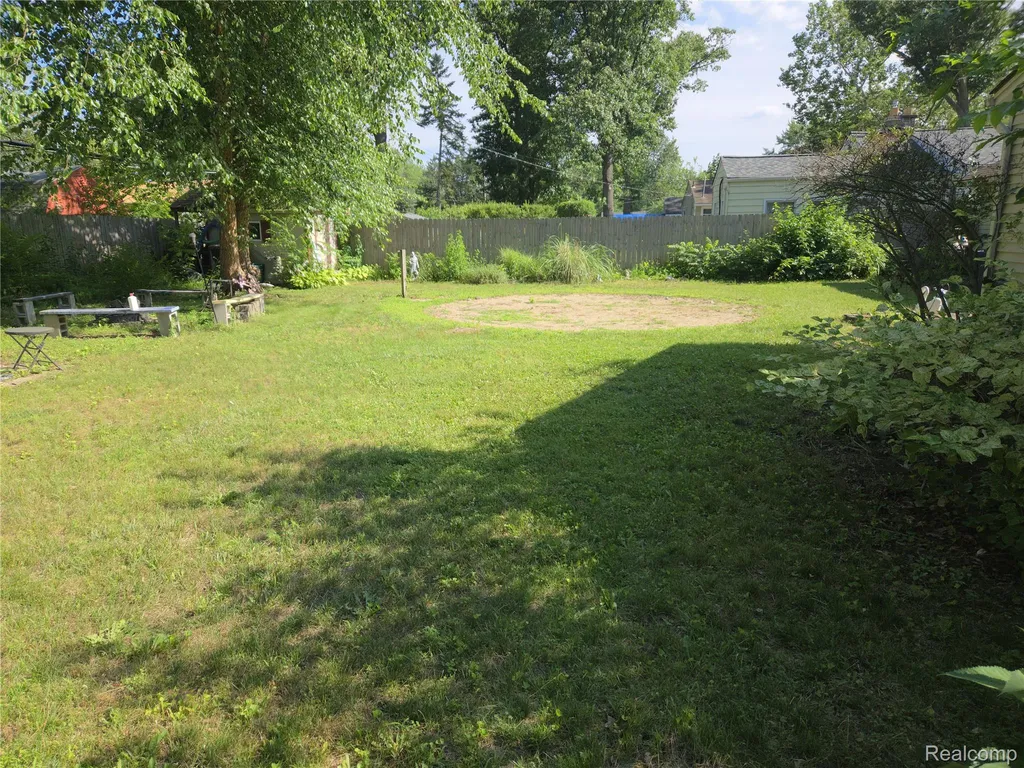 5924 N Karle Street Westland City MI 48185