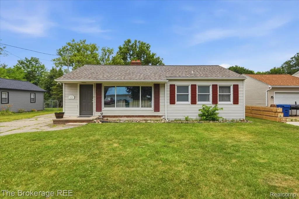 315 E Hill Street Davison City MI 48423