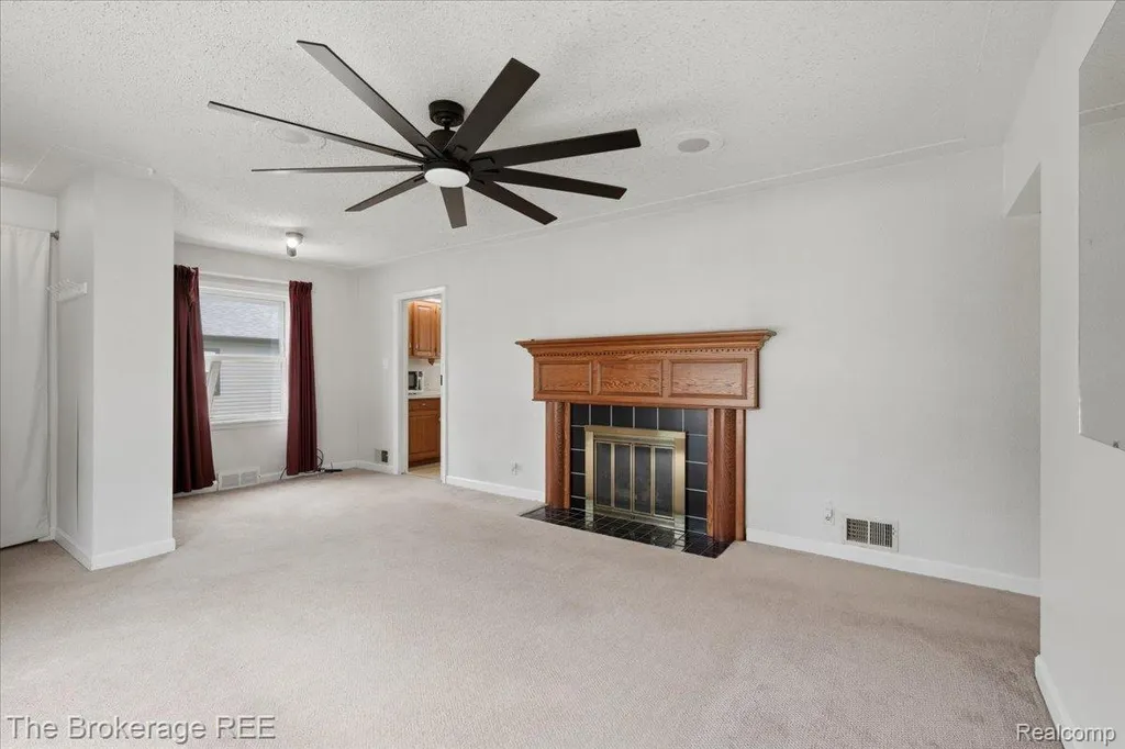 315 E Hill Street Davison City MI 48423