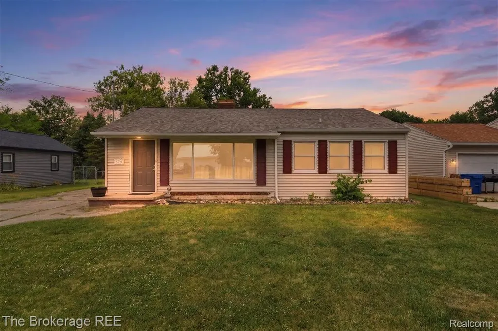 315 E Hill Street Davison City MI 48423