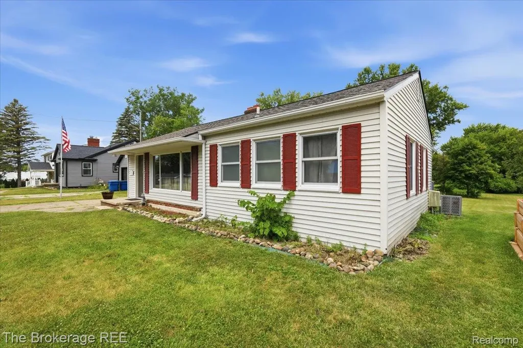 315 E Hill Street Davison City MI 48423