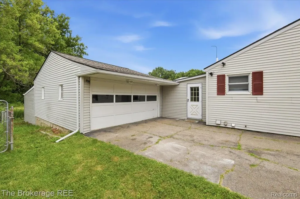 315 E Hill Street Davison City MI 48423