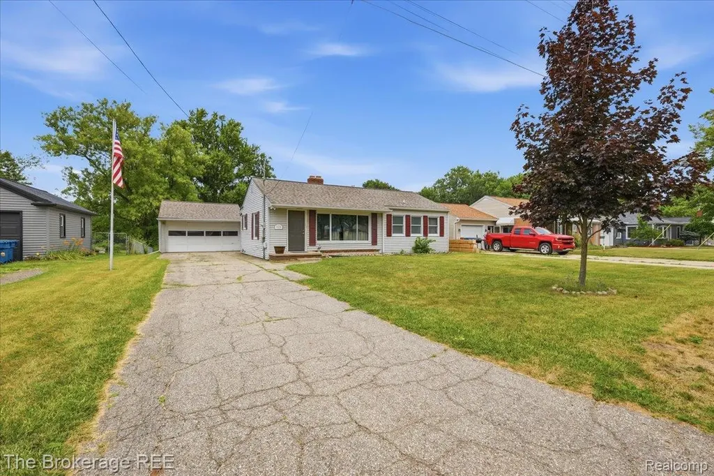 315 E Hill Street Davison City MI 48423
