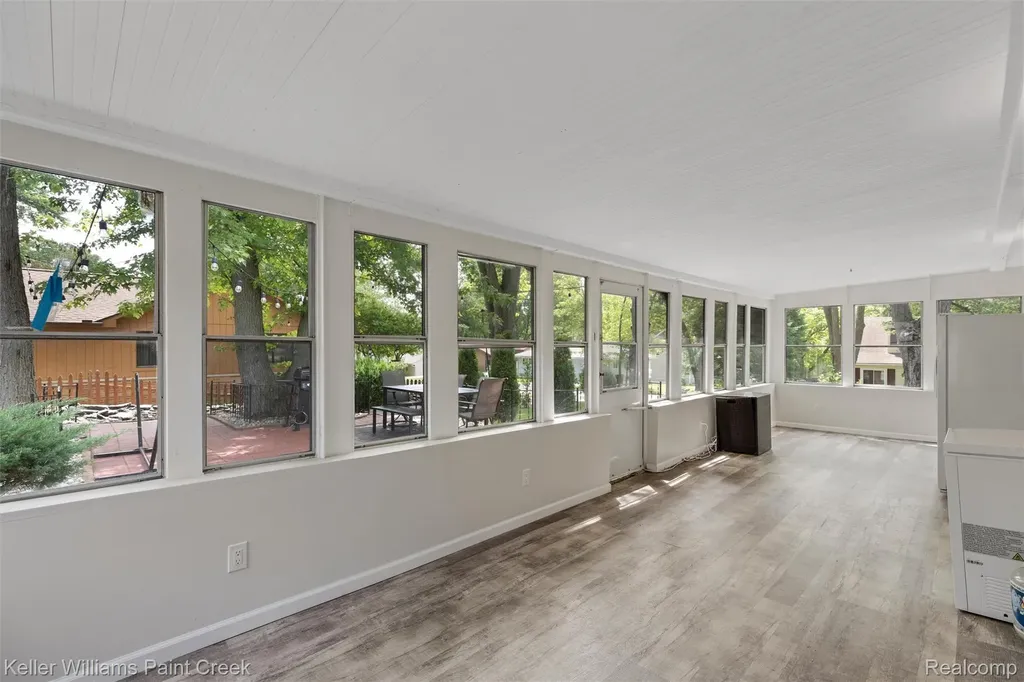 3815 Edgecrest Street West Bloomfield Charter Township MI 48324