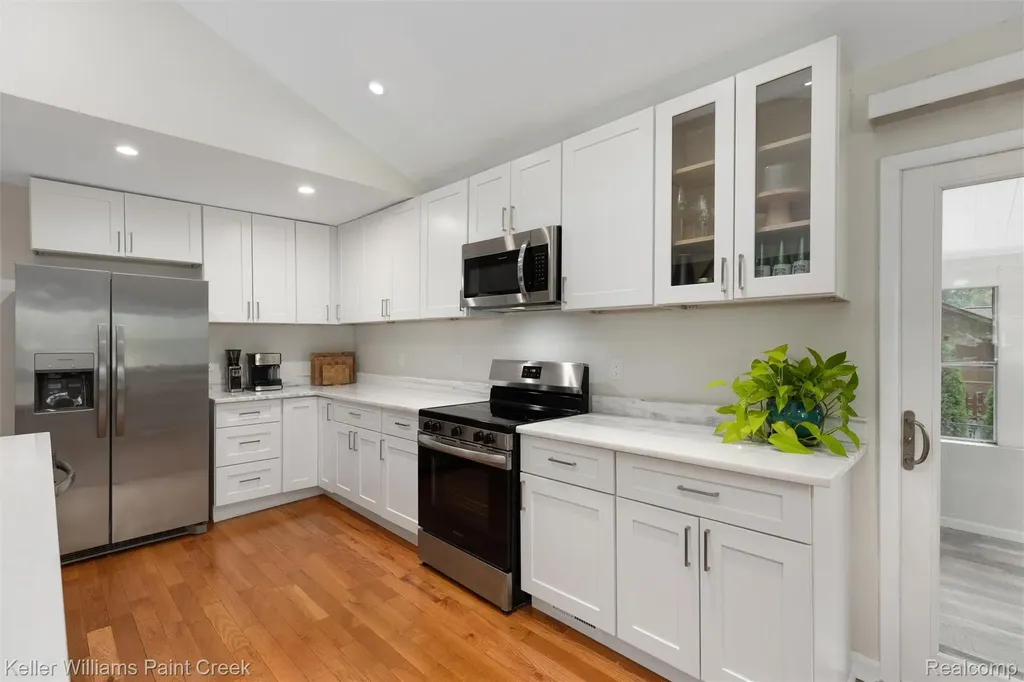 3815 Edgecrest Street West Bloomfield Charter Township MI 48324