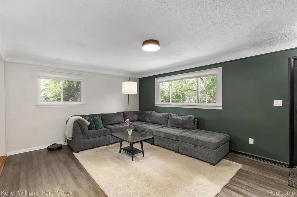 3815 Edgecrest Street West Bloomfield Charter Township MI 48324