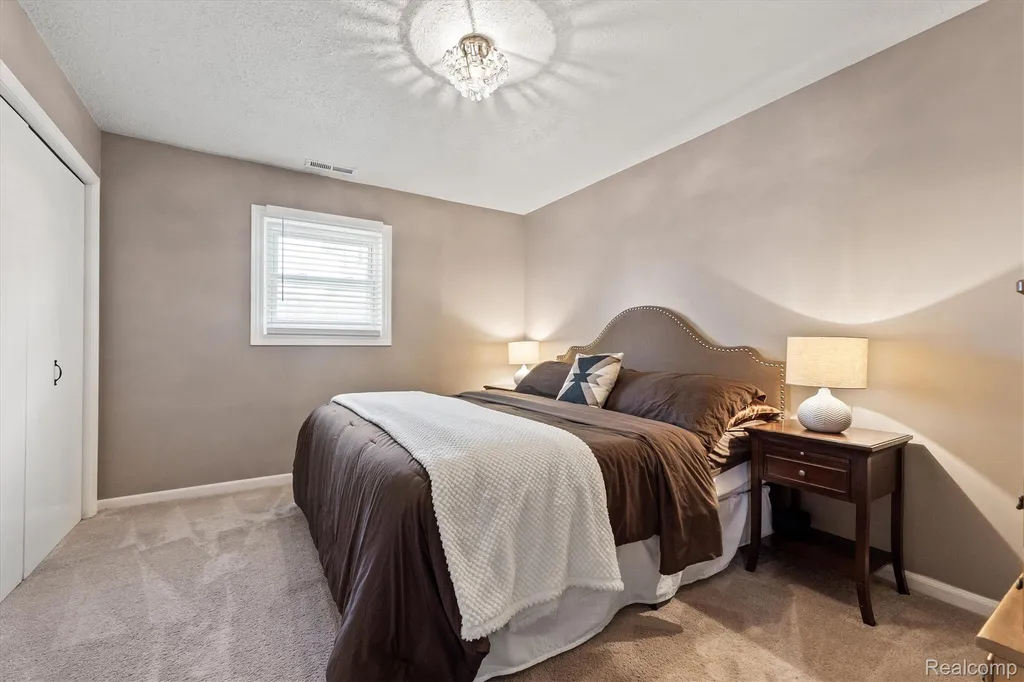 3525 Buss Drive Commerce Charter Township MI 48390