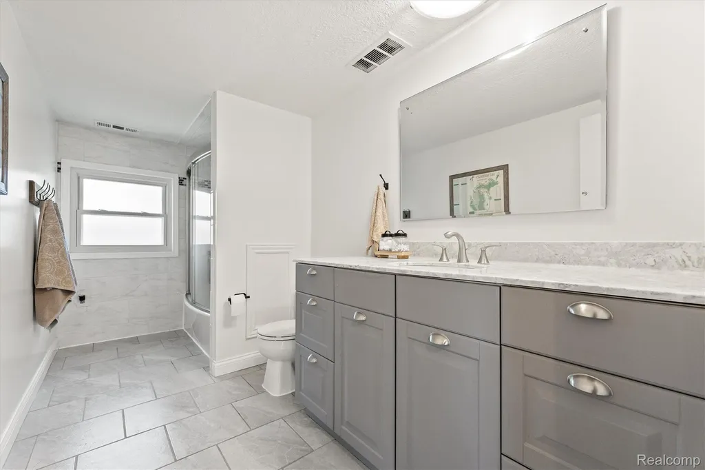 3525 Buss Drive Commerce Charter Township MI 48390