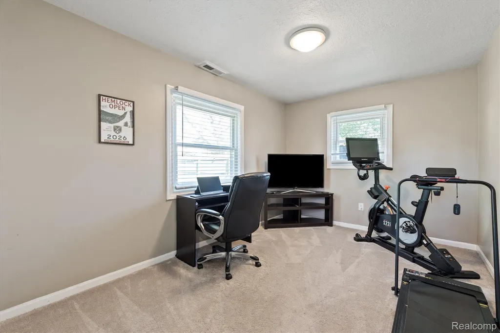 3525 Buss Drive Commerce Charter Township MI 48390