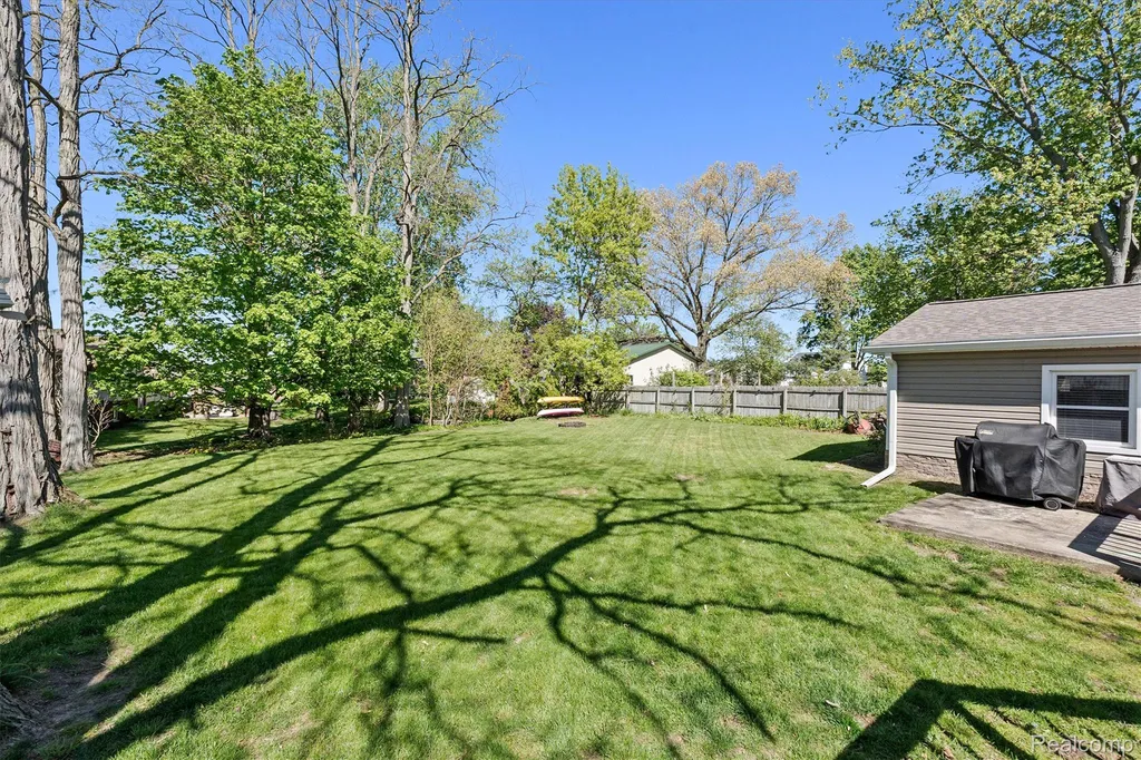 3525 Buss Drive Commerce Charter Township MI 48390