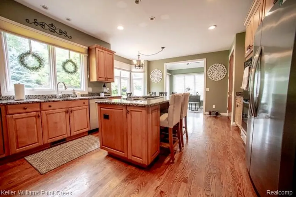 4853 Goodison Place Drive Oakland Charter Township MI 48306