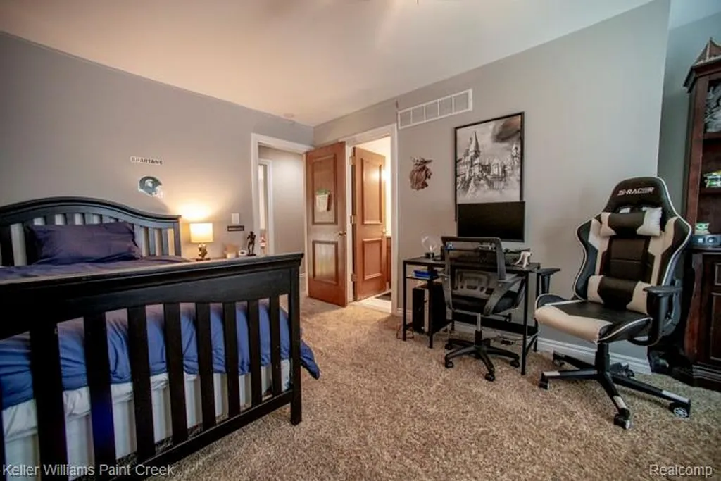 4853 Goodison Place Drive Oakland Charter Township MI 48306