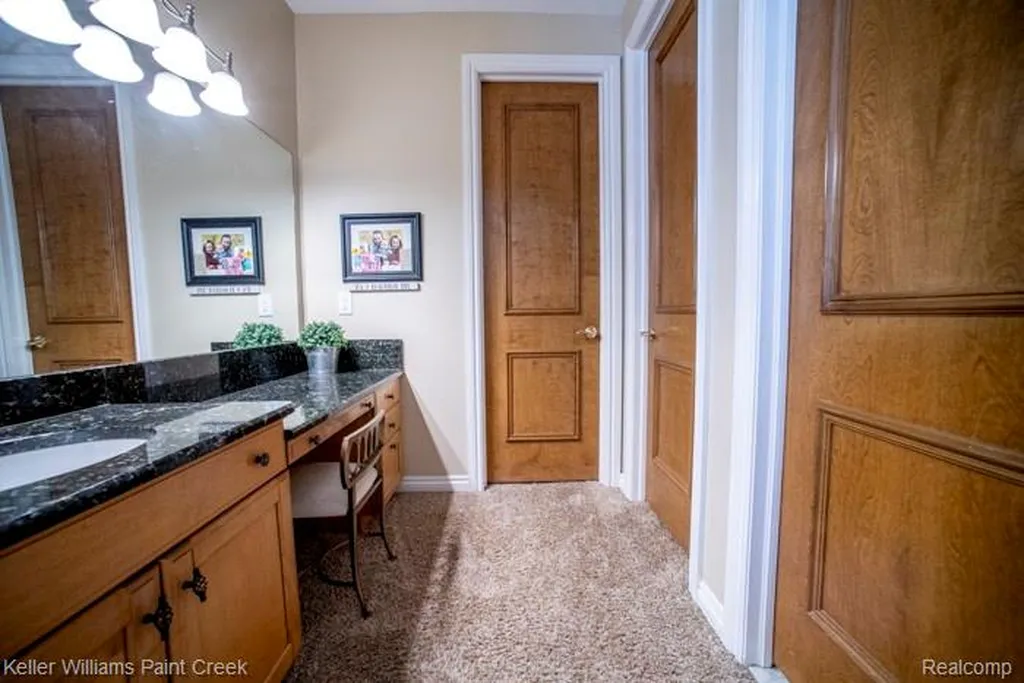 4853 Goodison Place Drive Oakland Charter Township MI 48306