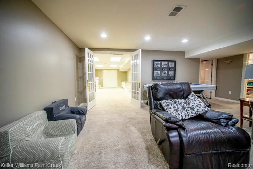 4853 Goodison Place Drive Oakland Charter Township MI 48306