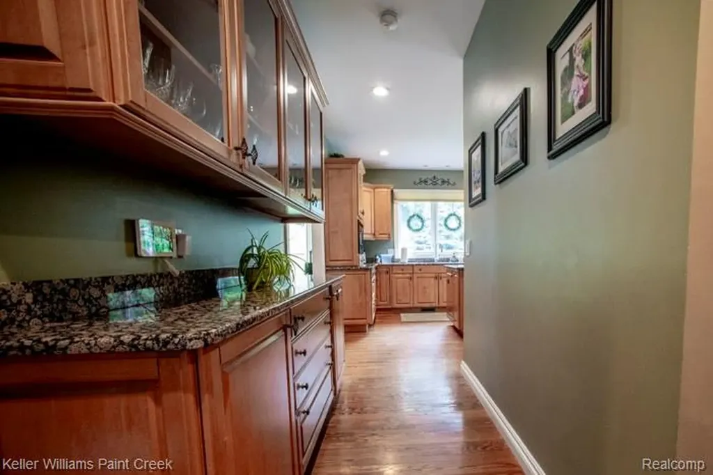 4853 Goodison Place Drive Oakland Charter Township MI 48306