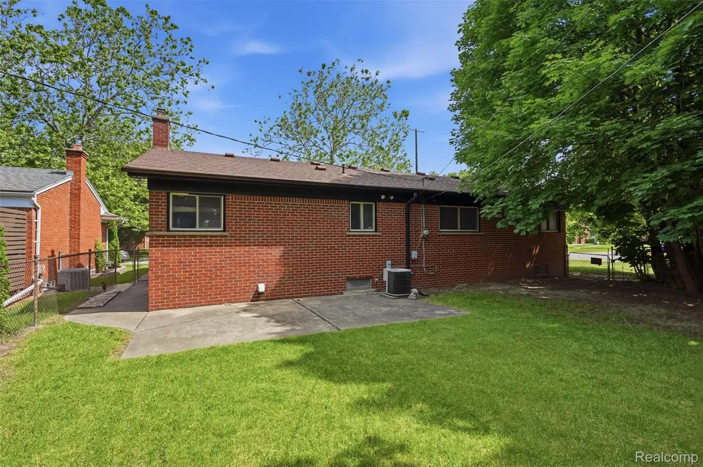 27407 Buckingham Street Livonia City MI 48154