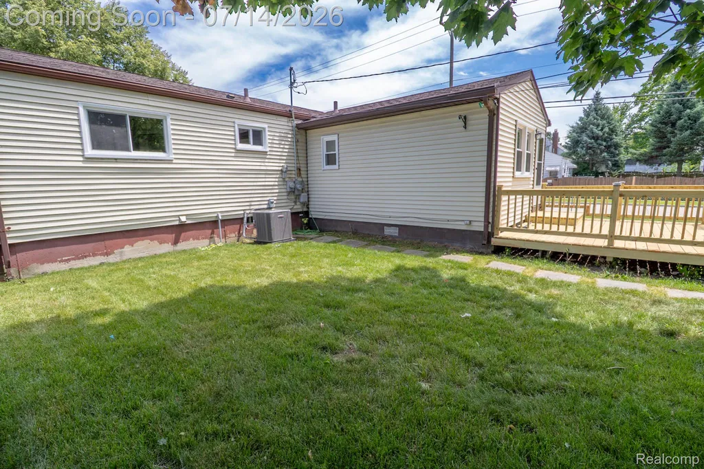 4060 Winifred Street Wayne City MI 48184