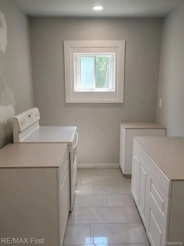 14684 Mapleridge Street Detroit City MI 48205