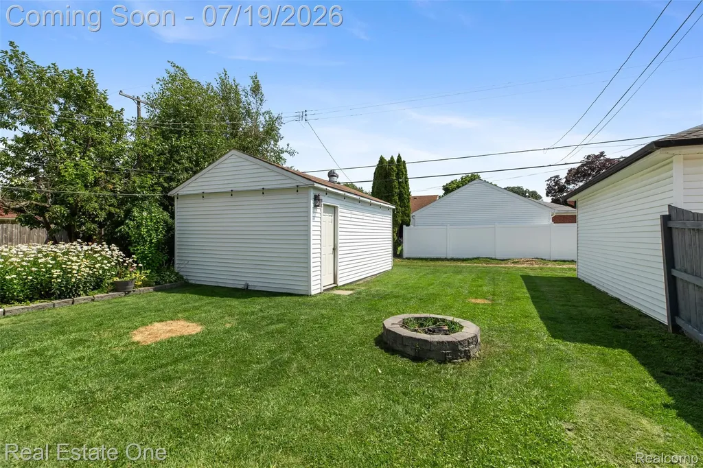 483 Kings Highway Wyandotte City MI 48192