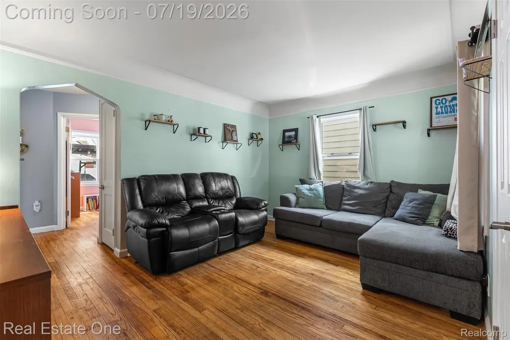 483 Kings Highway Wyandotte City MI 48192