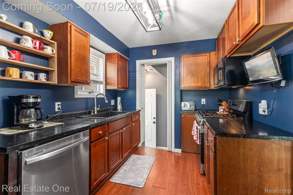 483 Kings Highway Wyandotte City MI 48192