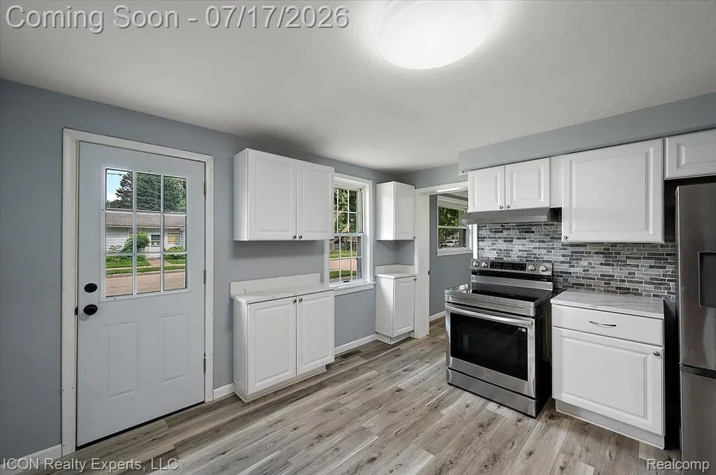 3666 Capitol Avenue Warren City MI 48091