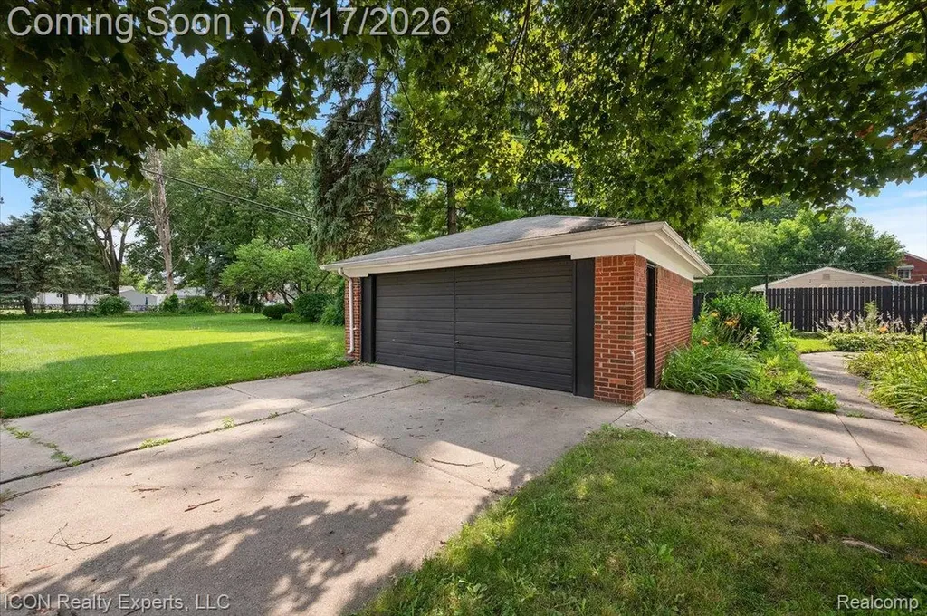 3666 Capitol Avenue Warren City MI 48091